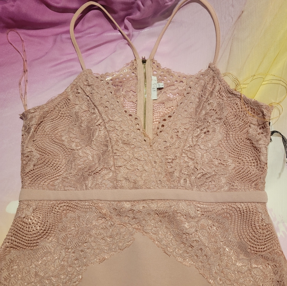 Iris dusty Pink halter Lace Dress Size: Large